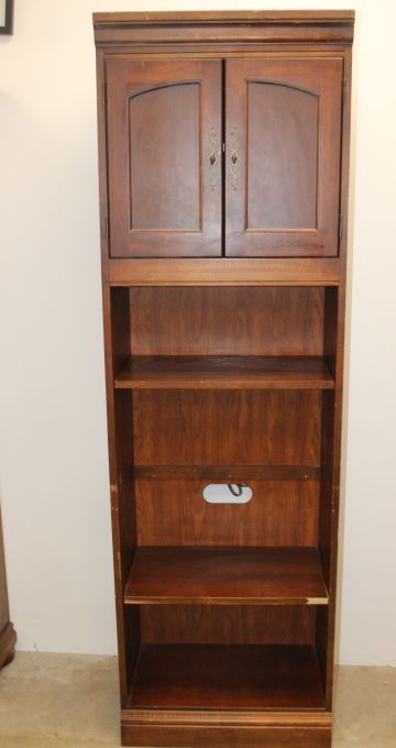 lot 40 image: Wooden Display Cabinet with Light