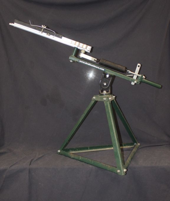 lot 251 image: Do-All Outdoors Clay Hawk Full Cock Trap