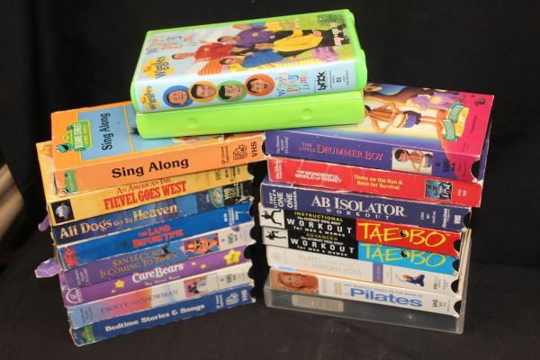 lot 265 image: VHS Movies Wee Photos for more information