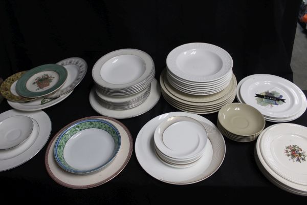 lot 271 image: Large Selection of Different Wedgewood Dishes