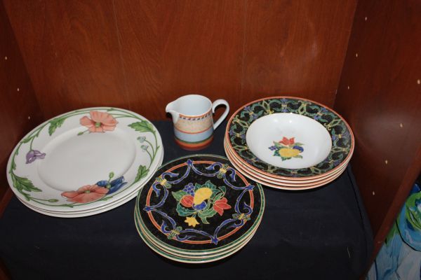 lot 273 image: Dinnerware Victoria Beale Napoli Pattern 8 Pieces and 4 Villeroy and Broch Dinner Plates in Amapola Pattern and Switch Pattern Creamer