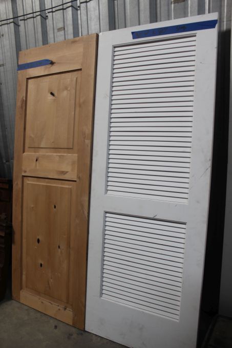 lot 284 image: Two doors, See Photos for dimensions