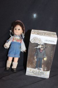 lot 300 image: 2 Collectable Vintage Dolls