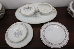lot 301 image: Dishes