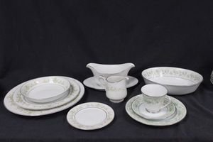 lot 303 image: Dishes China Pieces