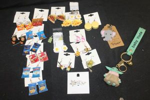 lot 307 image: Fashion Earrings and Keychain