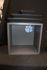 lot 308 image: Cube and Wall Mounted Invisible Shelves