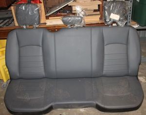 lot 314 image: Bench Seat for Dodge Minivan
