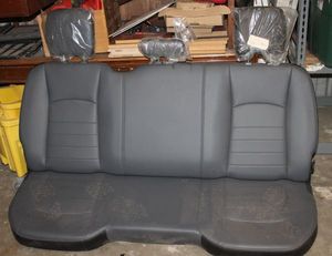 lot 315 image: Bench Seat for Dodge Minivan