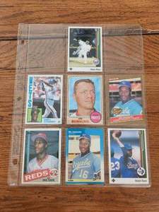 lot 39 image: Selection of vintage baseball cards