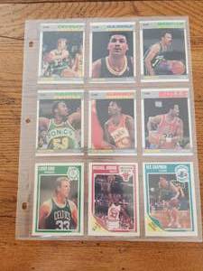 lot 52 image: Selection of 1987 and 1989 Fleer basketball cards
