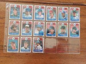 lot 79 image: Selection of 1989 Cap-n-Crunch Topps baseball cards