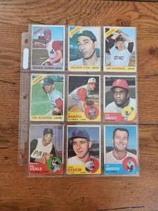 lot 141 image: Selection of 1963 and 1966 Topps baseball cards