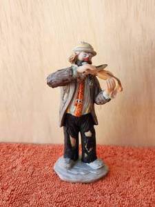 lot 67 image: Vintage collectible Emmett Kelly Jr. clown figurine - Weary Willie playing Violin - Hand signed - in box
