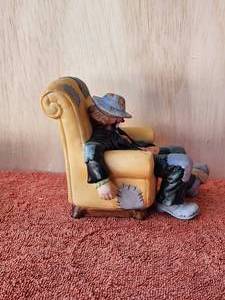 lot 145 image: Vintage collectible Emmett Kelly Jr. clown figurine - Weary Willie in chair - Hand signed - in box