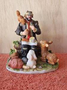 lot 147 image: Vintage collectible Emmett Kelly Jr. clown figurine - Forest Friends - Hand signed - in box