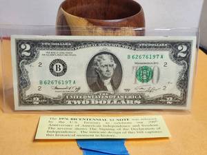 lot 236 image: 1976 Bicentennial $2 dollar note
