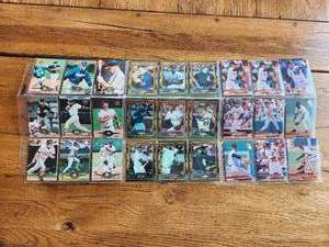lot 235 image: Selection of baseball cards