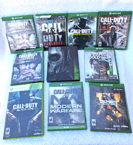 lot 286 image: Call of Duty - Xbox video game discs as shown