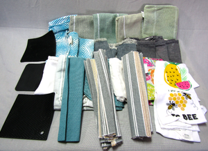 lot 34 image: Assorted kitchen textiles as shown