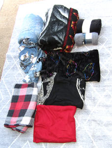 lot 41 image: Assorted Fleece throw blankets as shown