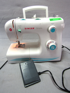 lot 59 image: SINGER Simple 2263 Sewing Machine with 97 Stitch Applications