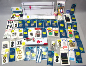 lot 58 image: Singer hand sewing machine, assorted sewing notions & supplies - Generous quantity
