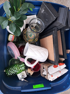lot 80 image: Tote full of assorted home decor as shown