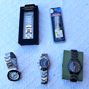 lot 85 image: Casio and other mens watches plus custom watch band for Apple watch and a stainless steel expansion band both NIB