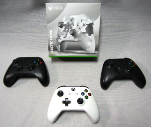 lot 207 image: Xbox wireless gaming controllers