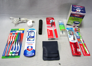 lot 118 image: Dr Fresh, Sensodyne, Colgate tooth brushes NIB, and more as shown