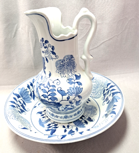 lot 141 image: Attributed to Delft Large ceramic water pitcher and wash basin set (Bowl is 16 wide)