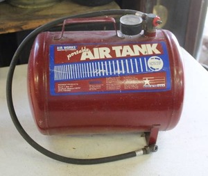 lot 20 image: Portable air tank