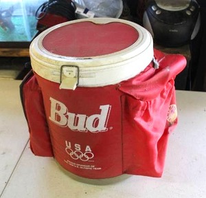 lot 22 image: vintage Budweiser branded insulated cooler