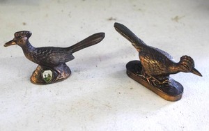 lot 26 image: vintage metal roadrunner bird figurines, only about 3 inches tall  give or take