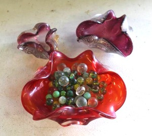 lot 27 image: vintage hand-blown art glass bowls