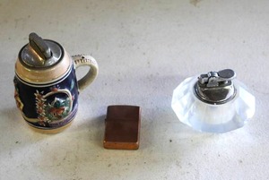 lot 29 image: collection of vintage table lighters, including a miniature beer stein lighter often manufactured in West Germany,