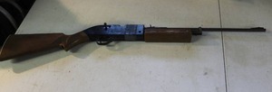 lot 64 image: Crosman 760 air gun, a type of air-powered rifle