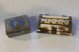 lot 66 image: Indian trinket box and vintage metal trinket box