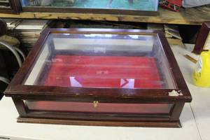 lot 106 image: wooden display case
