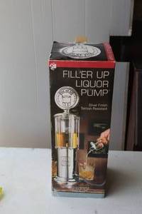 lot 120 image: vintage-style Godinger Filler Up Liquor Pump