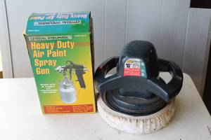 lot 133 image: 10-inch orbital waxer and polisher, tested and Central Pneumatic 32 oz. Heavy Duty Multi-Purpose Paint Spray Gun,