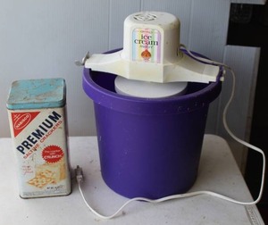 lot 134 image: vintage Nabisco Premium Saltine Crackers tin canister and a Rival 4 Quart Electric Ice Cream Maker tested