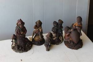 lot 168 image: set of vintage, rustic-style figurines Tom Clark Gnomes produced by Cairn Studios.