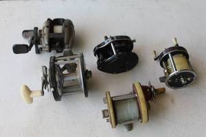 lot 176 image: vintage conventional fishing reels,