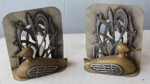 lot 188 image: vintage bookends ducks