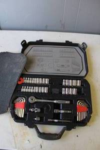 lot 265 image: professional mechanic tool kit
