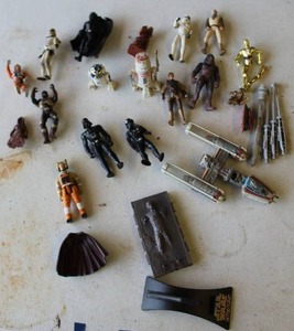 lot 285 image: collection of vintage Star Wars action figures