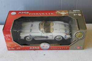 lot 286 image: Motor Max 1958 Chevrolet Corvette diecast model car