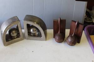 lot 333 image: Book ends